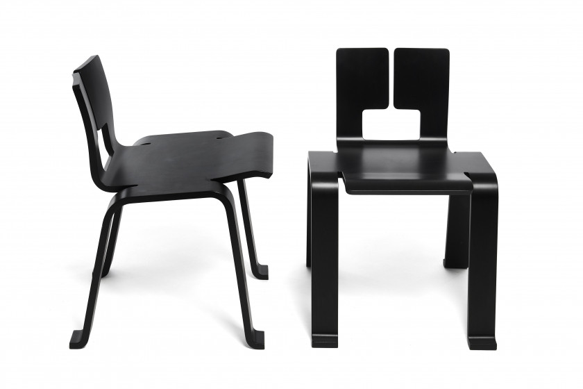 Chaise empilable ombre en contreplaqué cintré noirci, 1954 Takashimaya Tokyo